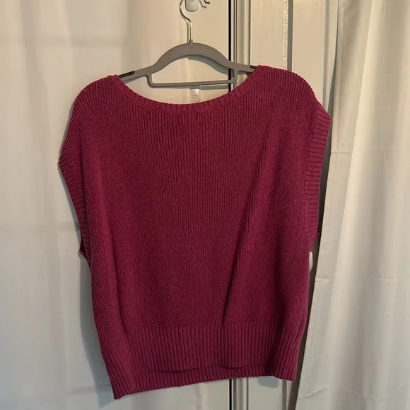 Women's Knit Top in Deep Pink - Picture 4 of 6